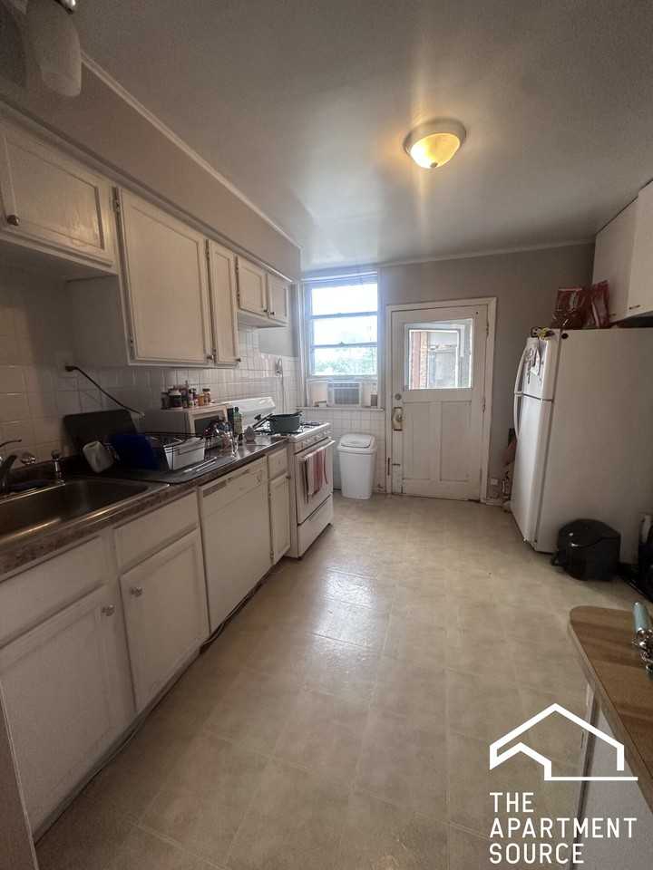 3930 N Keeler Ave #3A - Photo 2 of 16