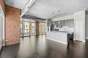featured image of 850 S Clark St #2-2