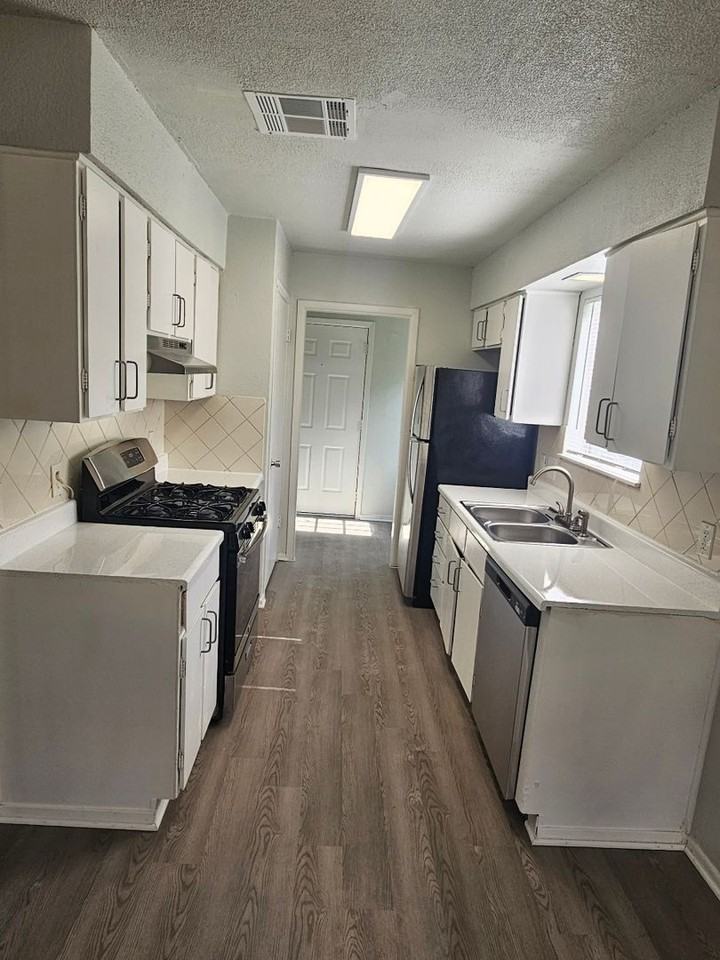 5905 Cherry Loop - Photo 3 of 12