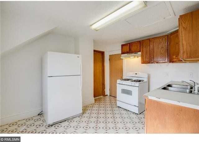 877 Clark St #B - Photo 3 of 11