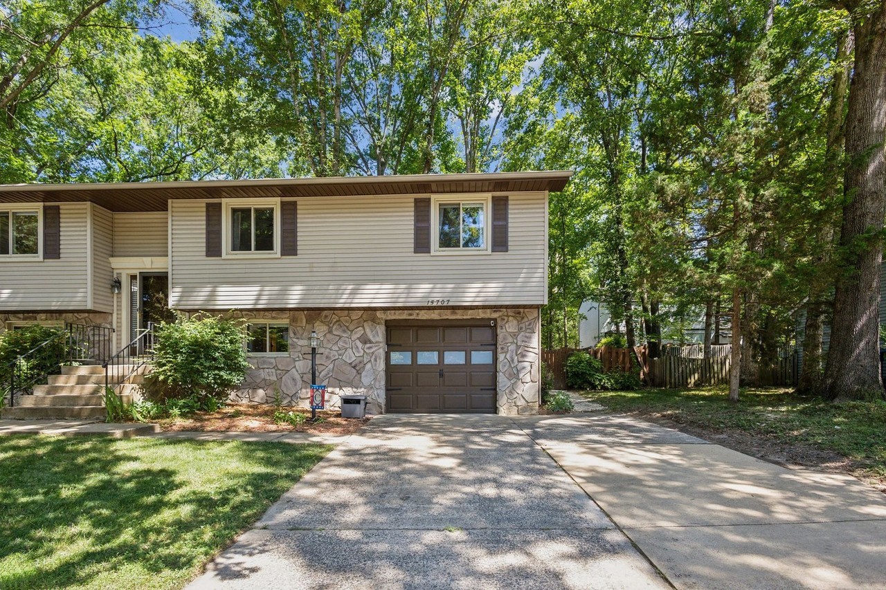 15707 Vista Dr - Photo 3 of 37
