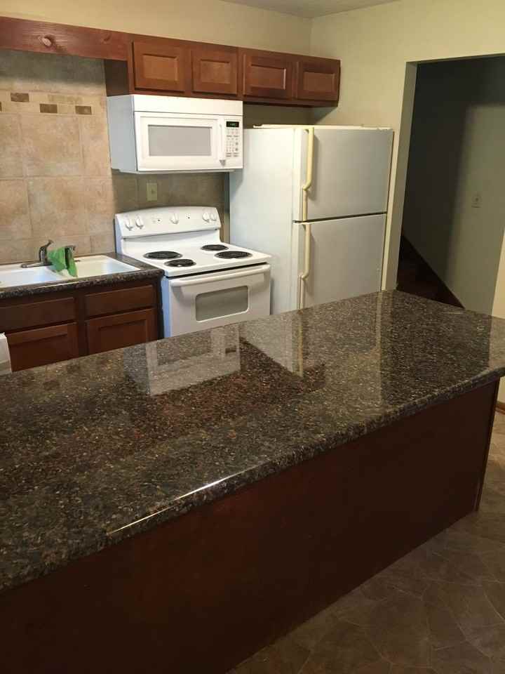 1012 W River Rd - Photo 2 of 6