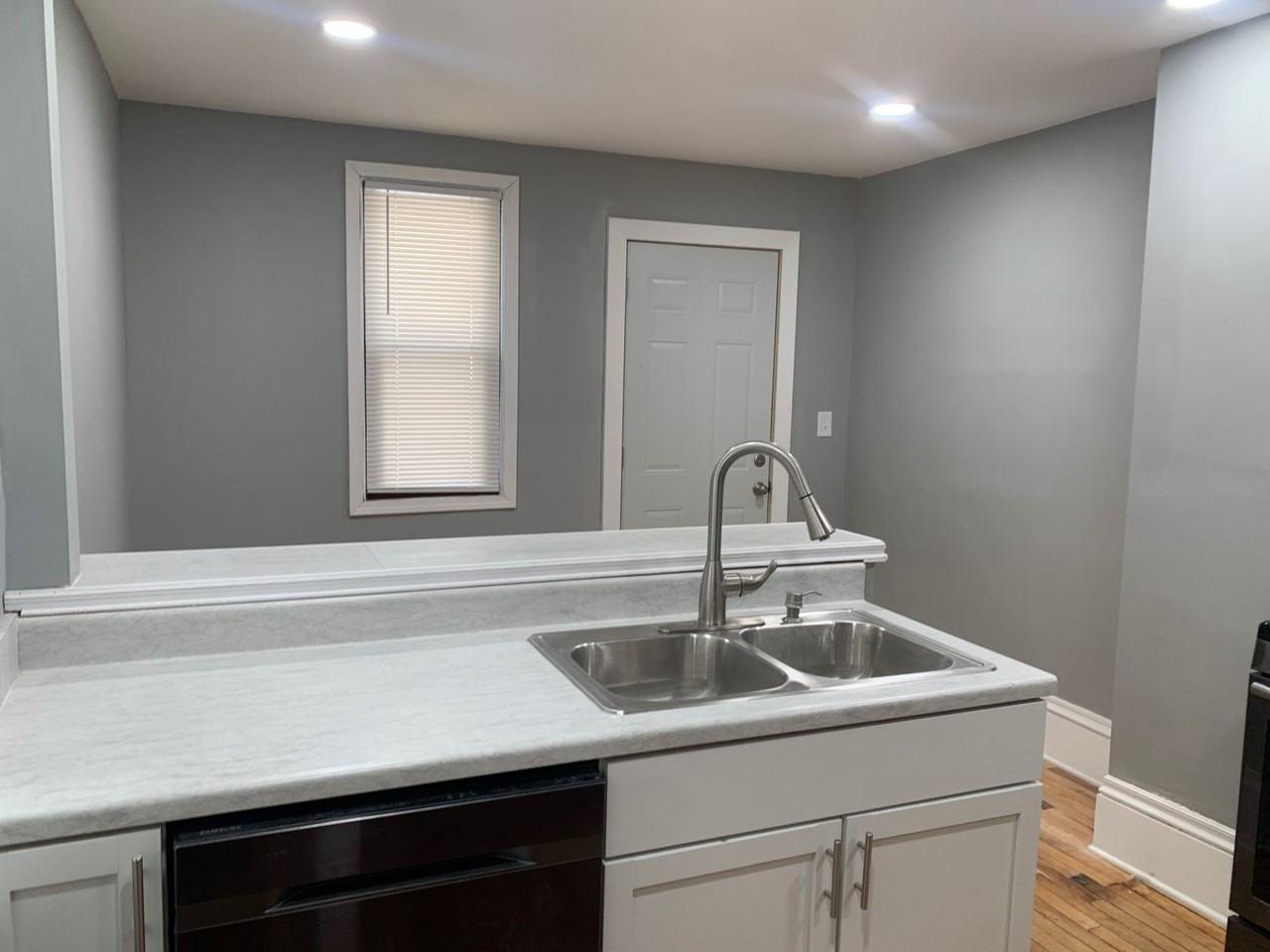 2959 North Bryant Avenue - Photo 4 of 9