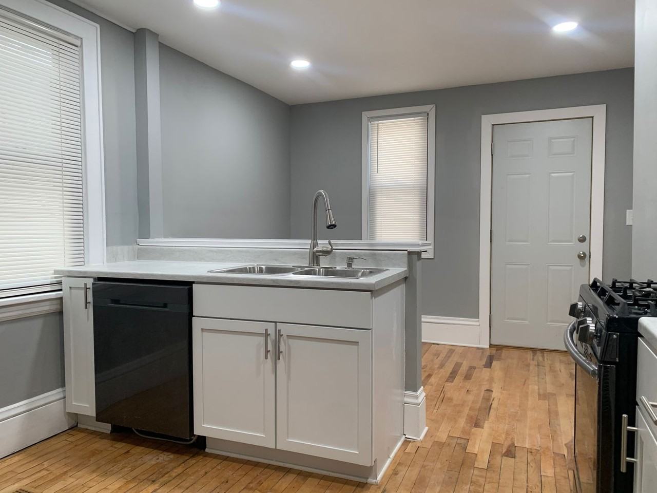 2959 North Bryant Avenue - Photo 5 of 9