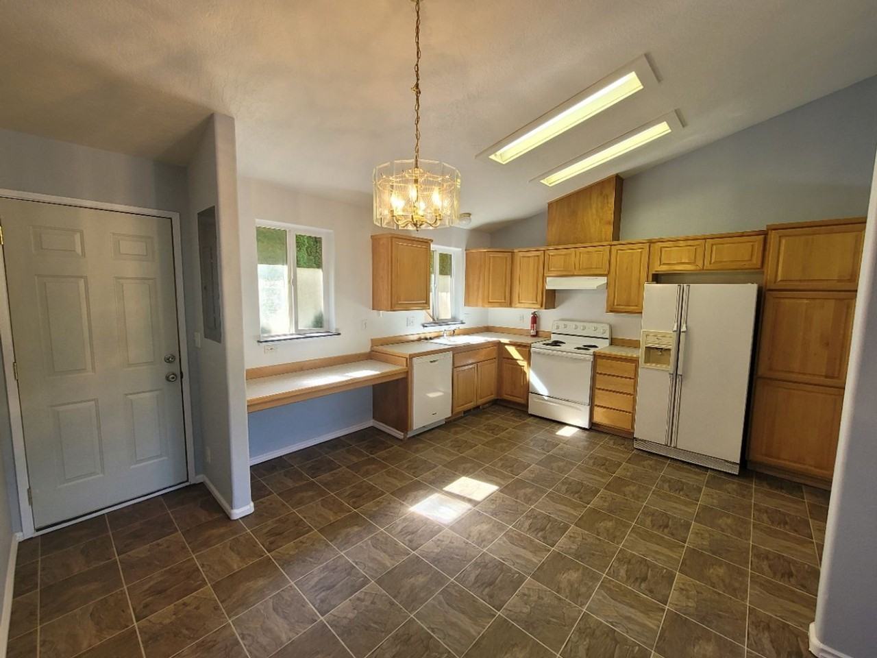 5500 E St - Photo 3 of 12