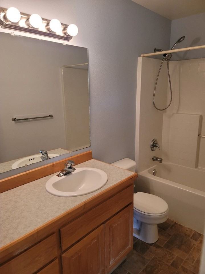 5500 E St - Photo 7 of 12