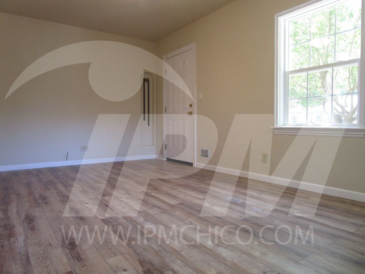 184 E Washington Ave - Photo 4 of 18