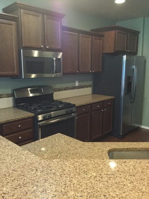 1040 Pendleton Dr - Photo 4 of 24