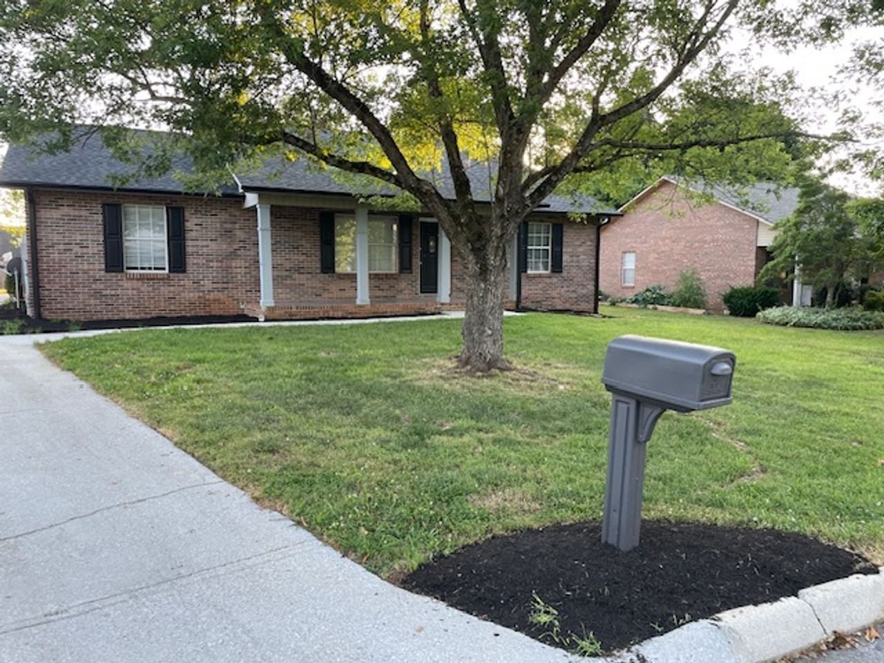 1435 Peabody Dr - Photo 2 of 27