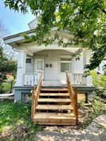 featured image of 622 E 8th St