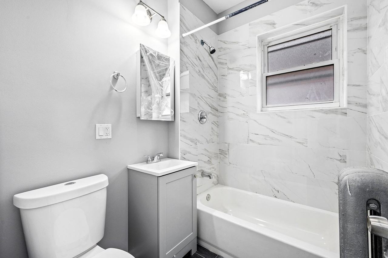 6811 South Paxton Ave - Photo 3 of 5