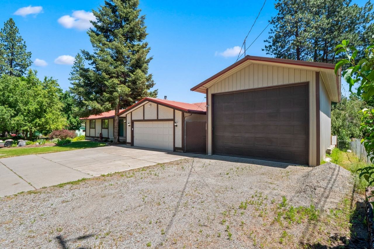 1821 S Seehorn Rd - Photo 7 of 43
