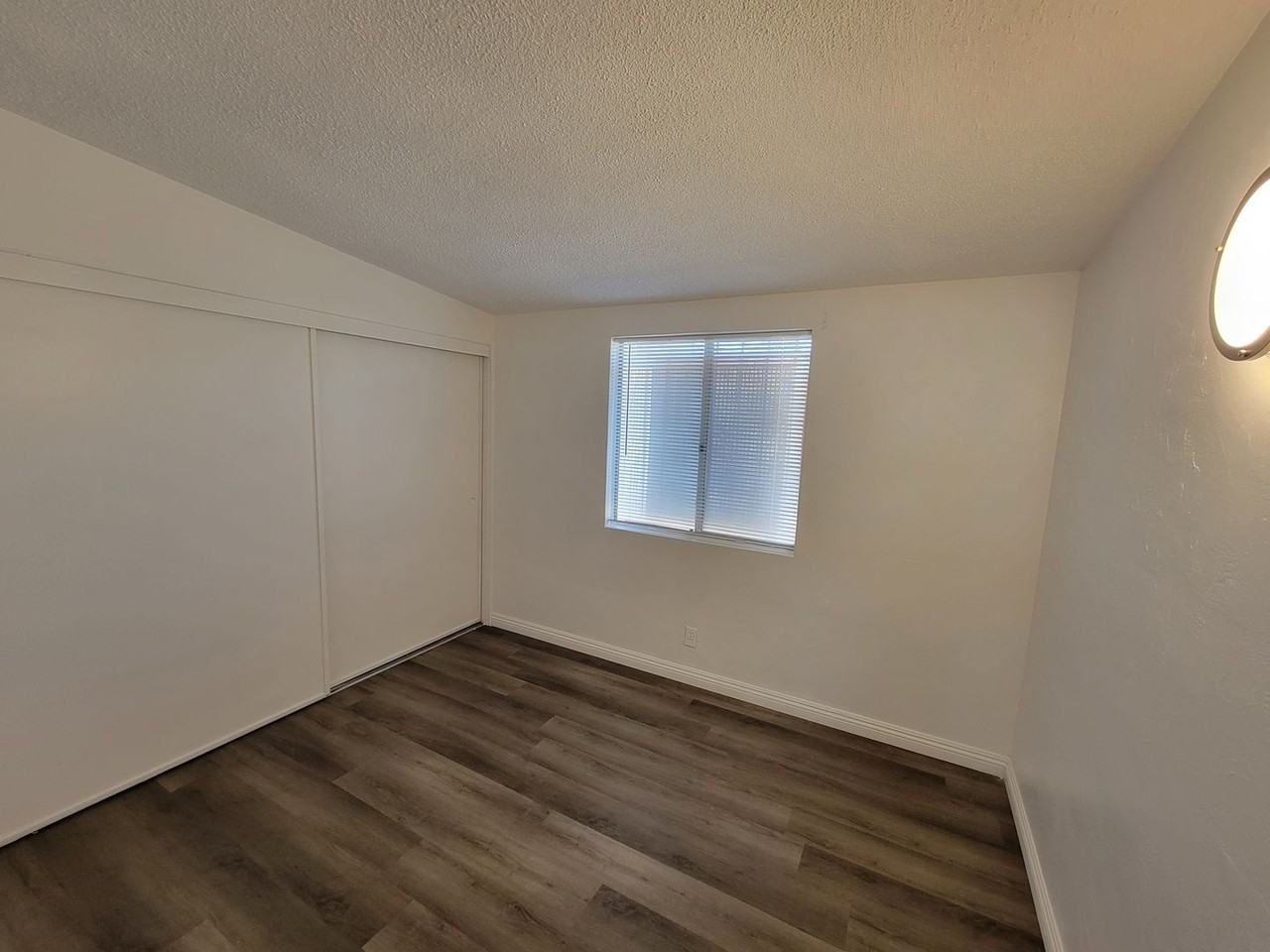 987 J St - Photo 5 of 13