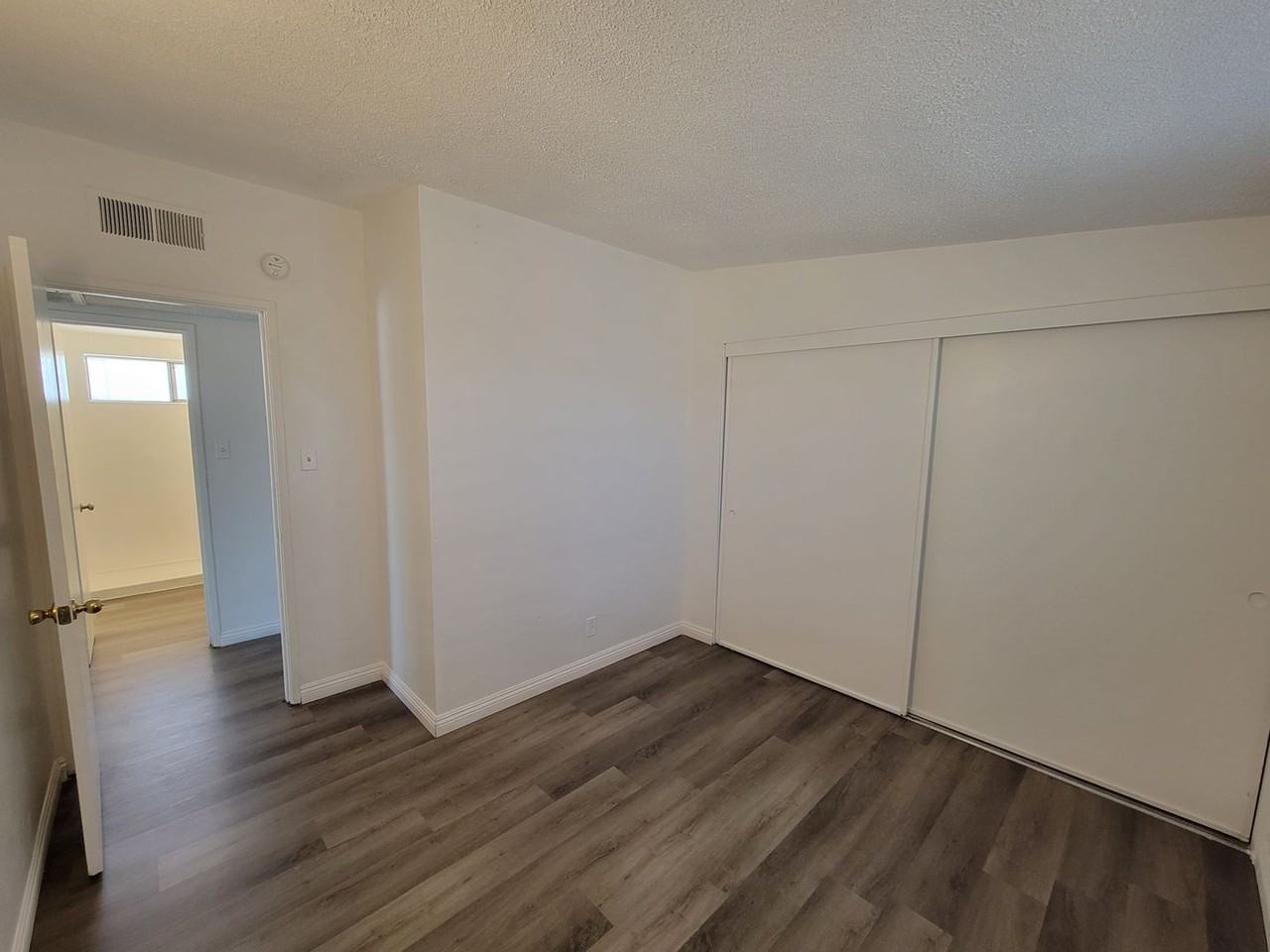 987 J St - Photo 6 of 13