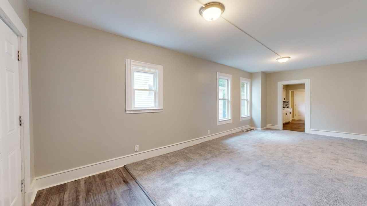 3201 Saratoga Ave - Photo 6 of 47