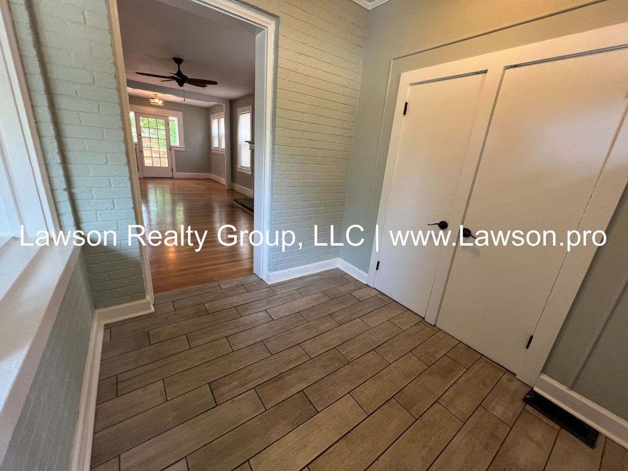 2407 Avenham Ave Sw - Photo 3 of 44