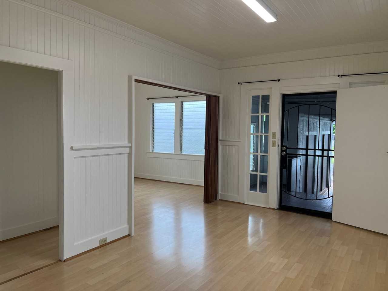 1112 Club Dr - Photo 2 of 16