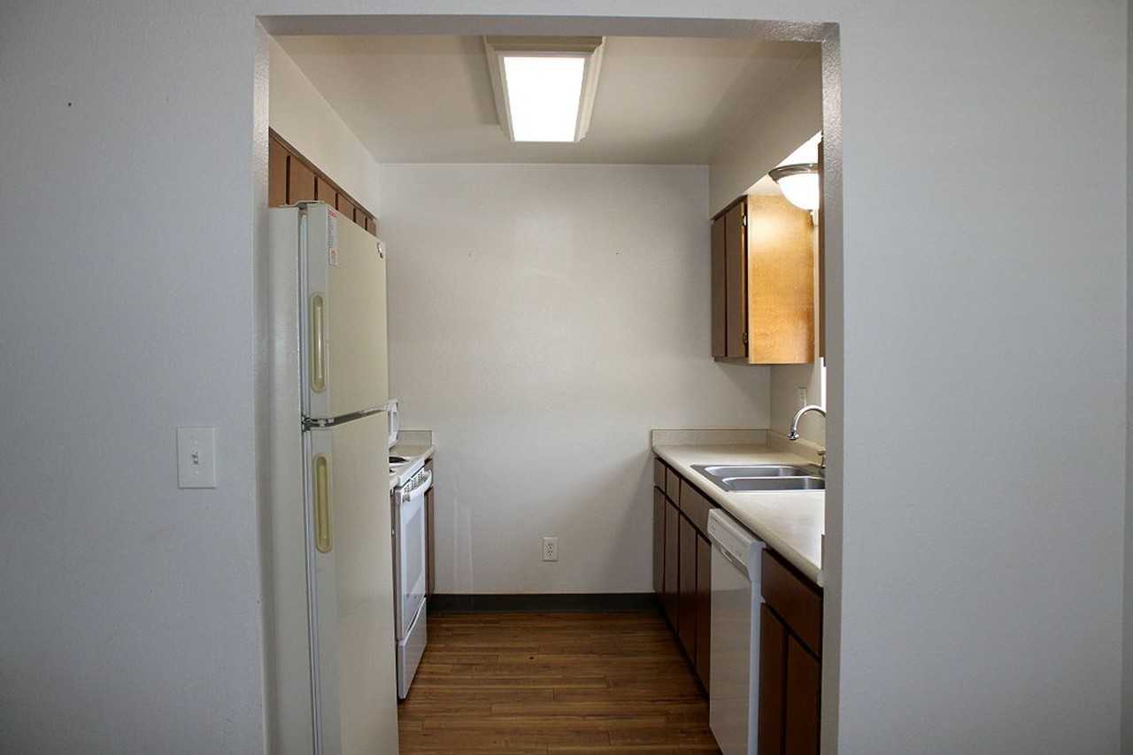 1713 Erin Court - Photo 2 of 7