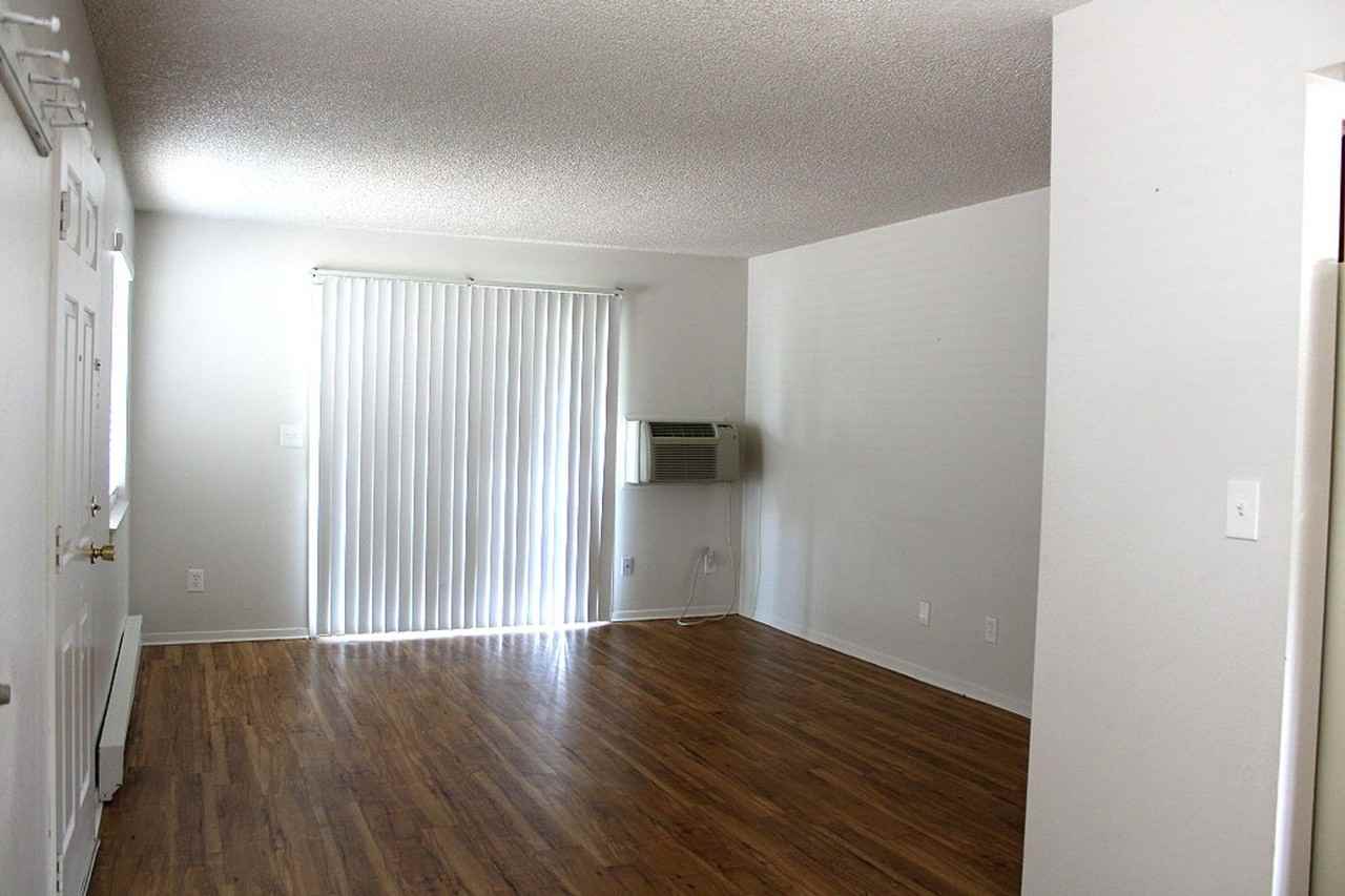 1713 Erin Court - Photo 3 of 7