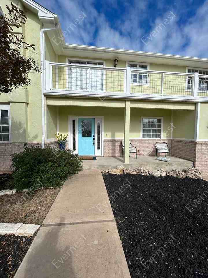 3304 Deerfoot Trl - Photo 2 of 50