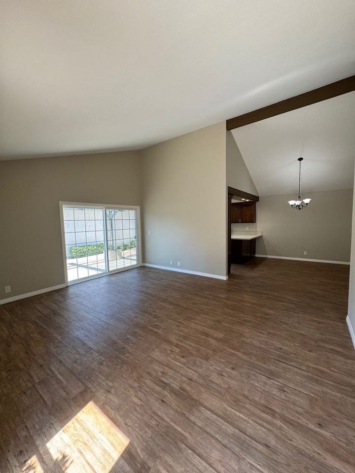 635 Holly Ave - Photo 3 of 20