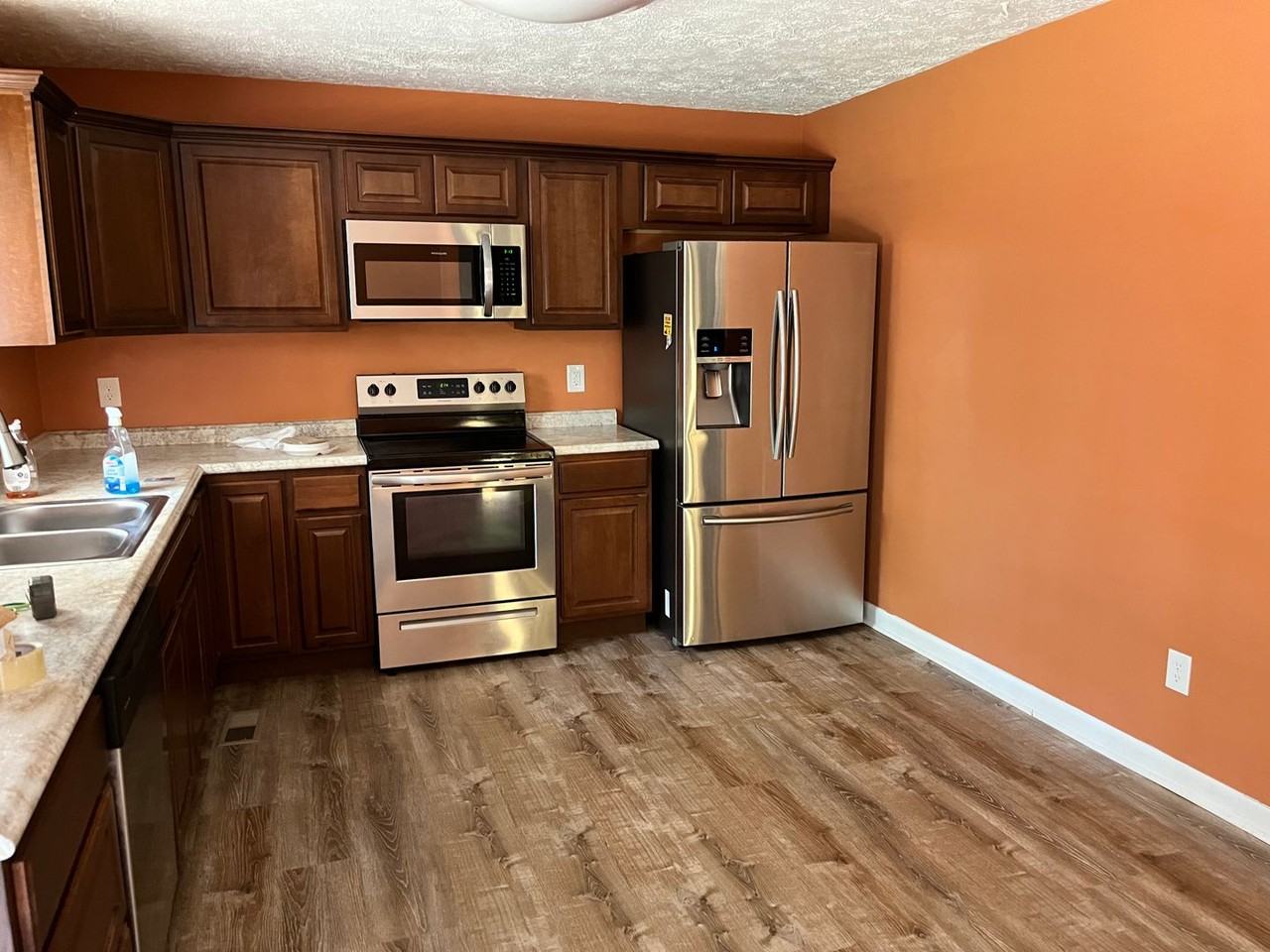 7621 Hawthorne Dr - Photo 2 of 14