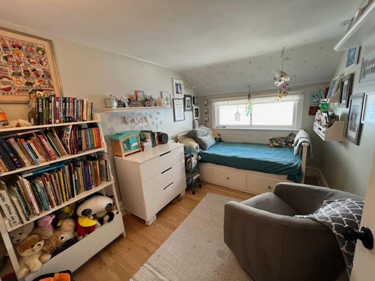 1533 Dempster St - Photo 6 of 31