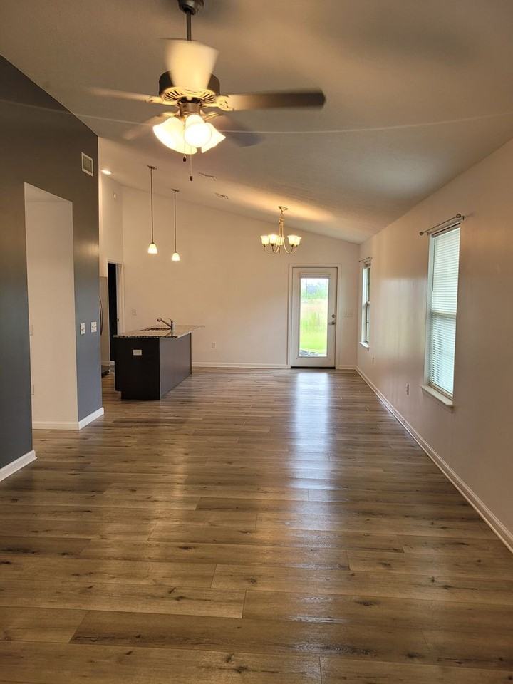 3326 Ten Acre Rd - Photo 4 of 20