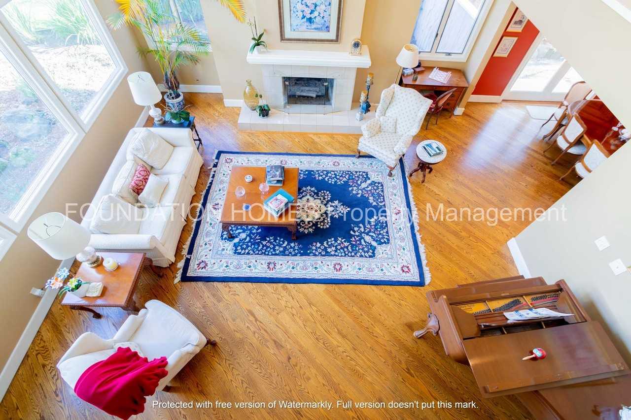 20 Lower Dr - Photo 3 of 17