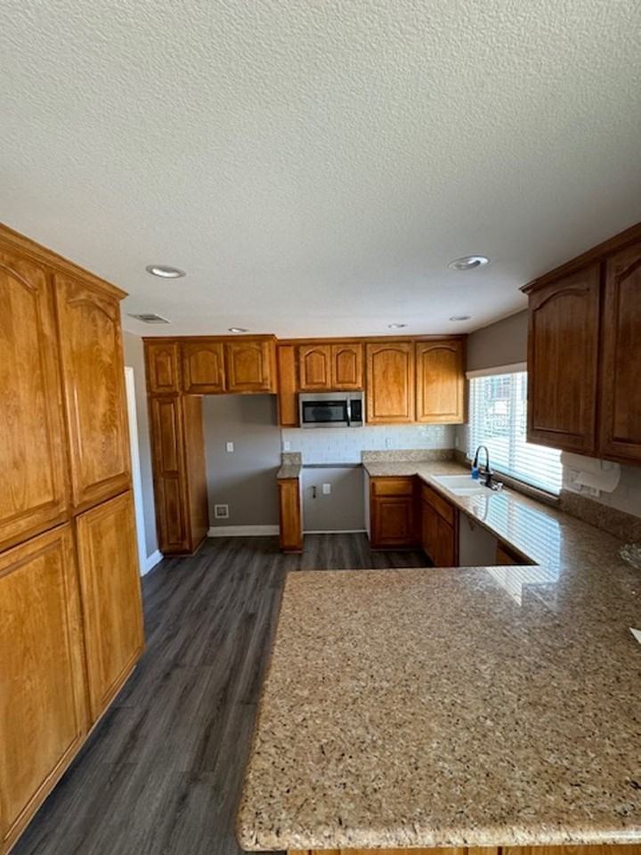 31477 Sunset Ave - Photo 3 of 12