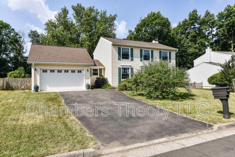 123 S Dickenson Ave - Photo 3 of 36