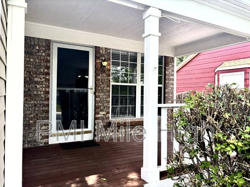 8519 Union Cir - Photo 2 of 24