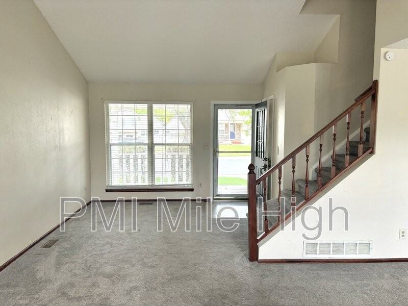 8519 Union Cir - Photo 3 of 24