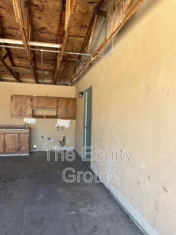 403 S Valencia Blvd #403 - Photo 3 of 16