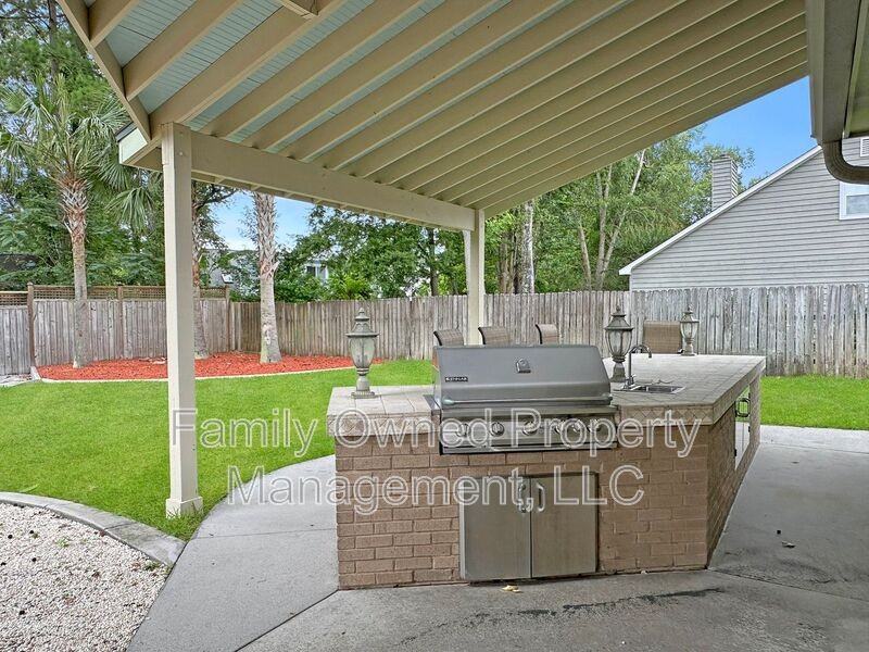 105 Pryors Ln - Photo 5 of 35