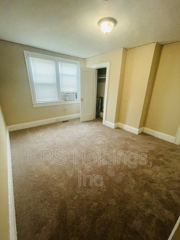 1016 Anderson St #2 - Photo 5 of 5