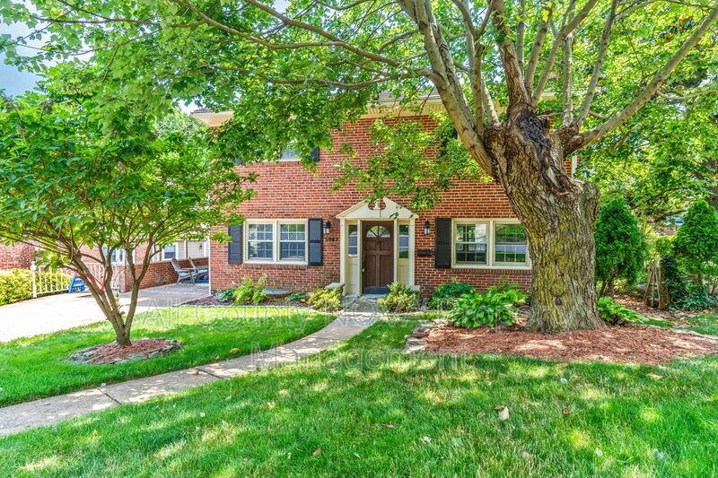 5948 2nd St N - Photo 2 of 50