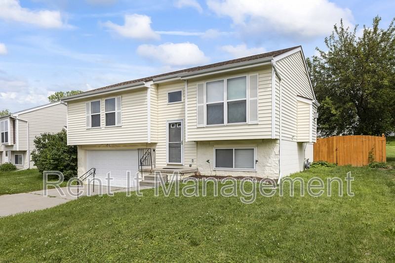 5807 N 61st Ave - Photo 2 of 28