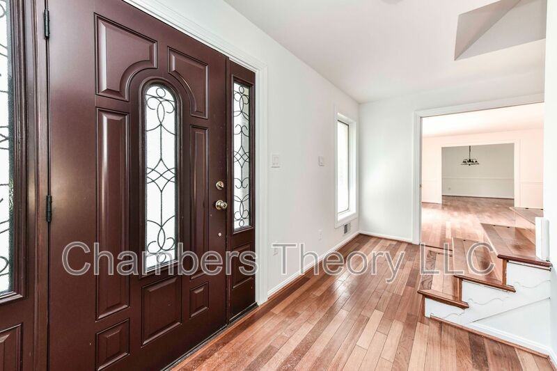 6206 Redwood Ln - Photo 4 of 40