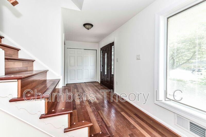 6206 Redwood Ln - Photo 5 of 40