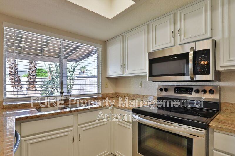 8838 E Cortez St - Photo 5 of 26