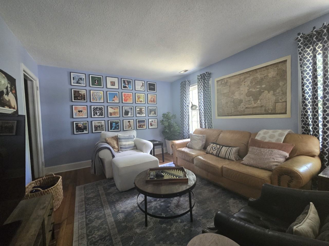 1801 Forest Rd - Photo 2 of 10