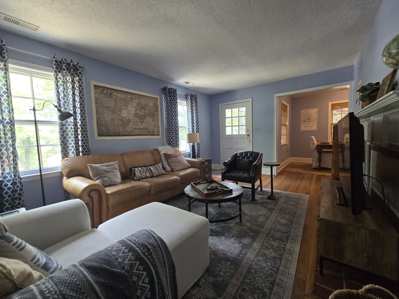 1801 Forest Rd - Photo 3 of 10