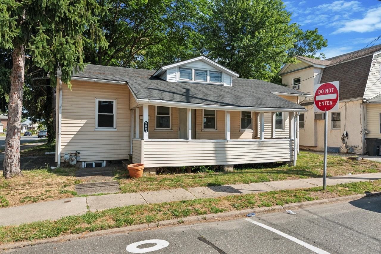 300 N Governor Printz Blvd - Photo 2 of 25