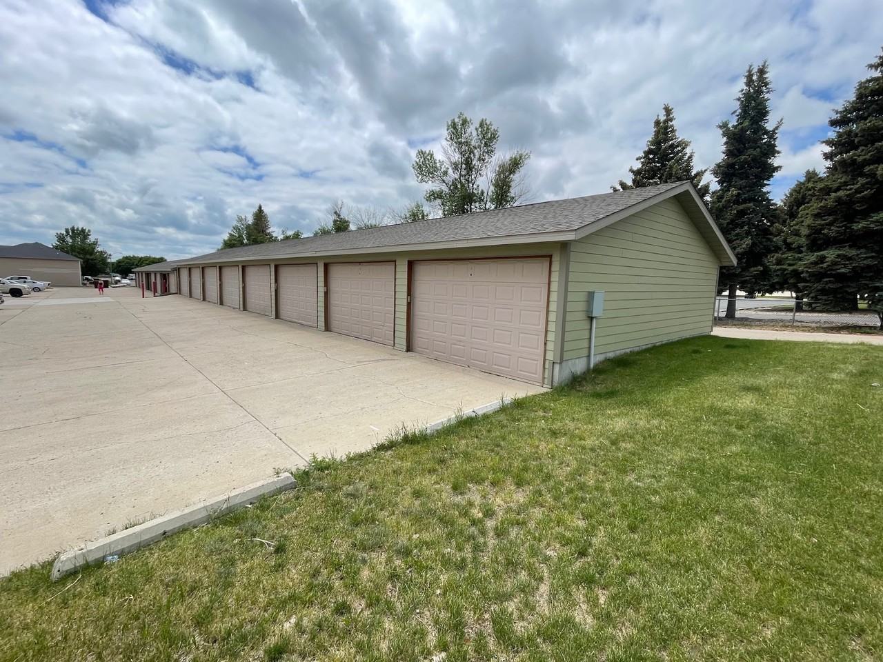 2517 16th Avenue West #H - Photo 2 of 10