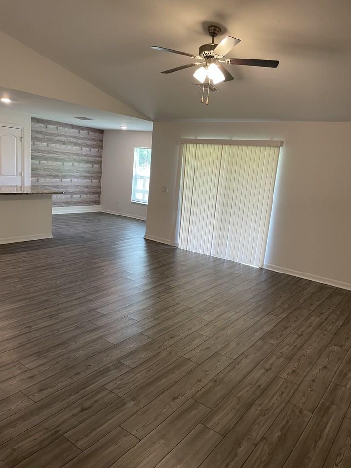 1708 Nw 11th Ter - Photo 3 of 31