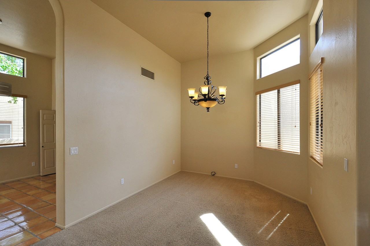 255 E Morning Sun Ct - Photo 6 of 31