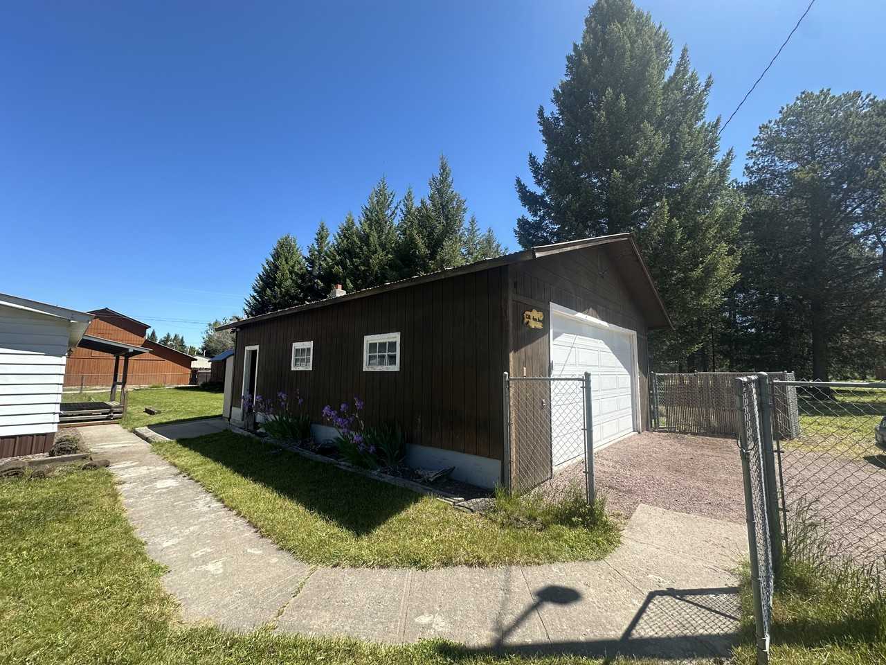 138 4th Ave S - Photo 2 of 17