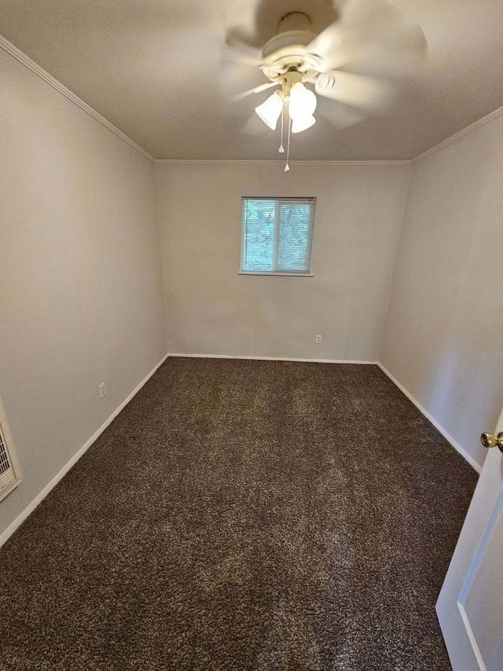 210 Holder Ave - Photo 2 of 3