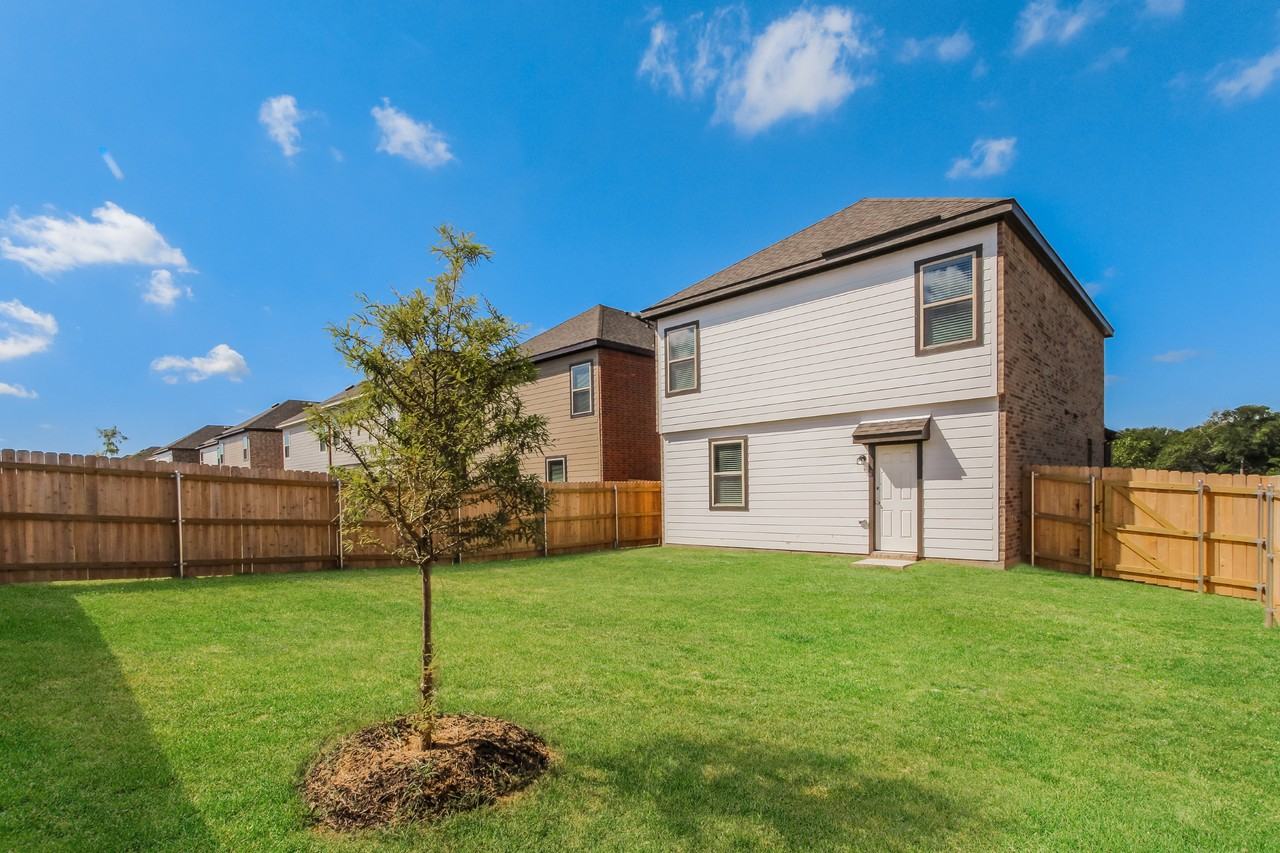 3910 Ruth Dr - Photo 3 of 14